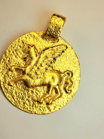 Custom Solid 24k 9999 Gold 13g and 35g, Hammered Disk With Convex Pegasus Ancient Rome, Ancient Greece Pendant Durable, Length 35mm and 56mm