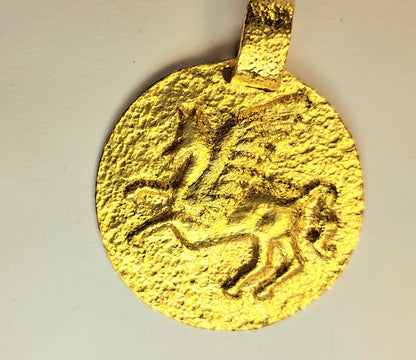 Custom Solid 24k 9999 Gold 13g and 35g, Hammered Disk With Convex Pegasus Ancient Rome, Ancient Greece Pendant Durable, Length 35mm and 56mm