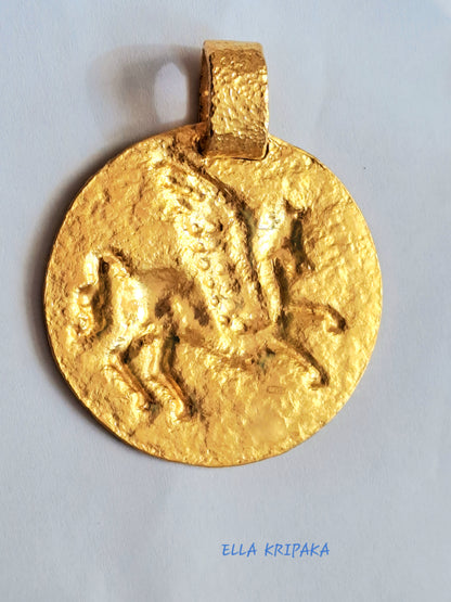 Custom Solid 24k 9999 Gold 13g and 35g, Hammered Disk With Convex Pegasus Ancient Rome, Ancient Greece Pendant Durable, Length 35mm and 56mm