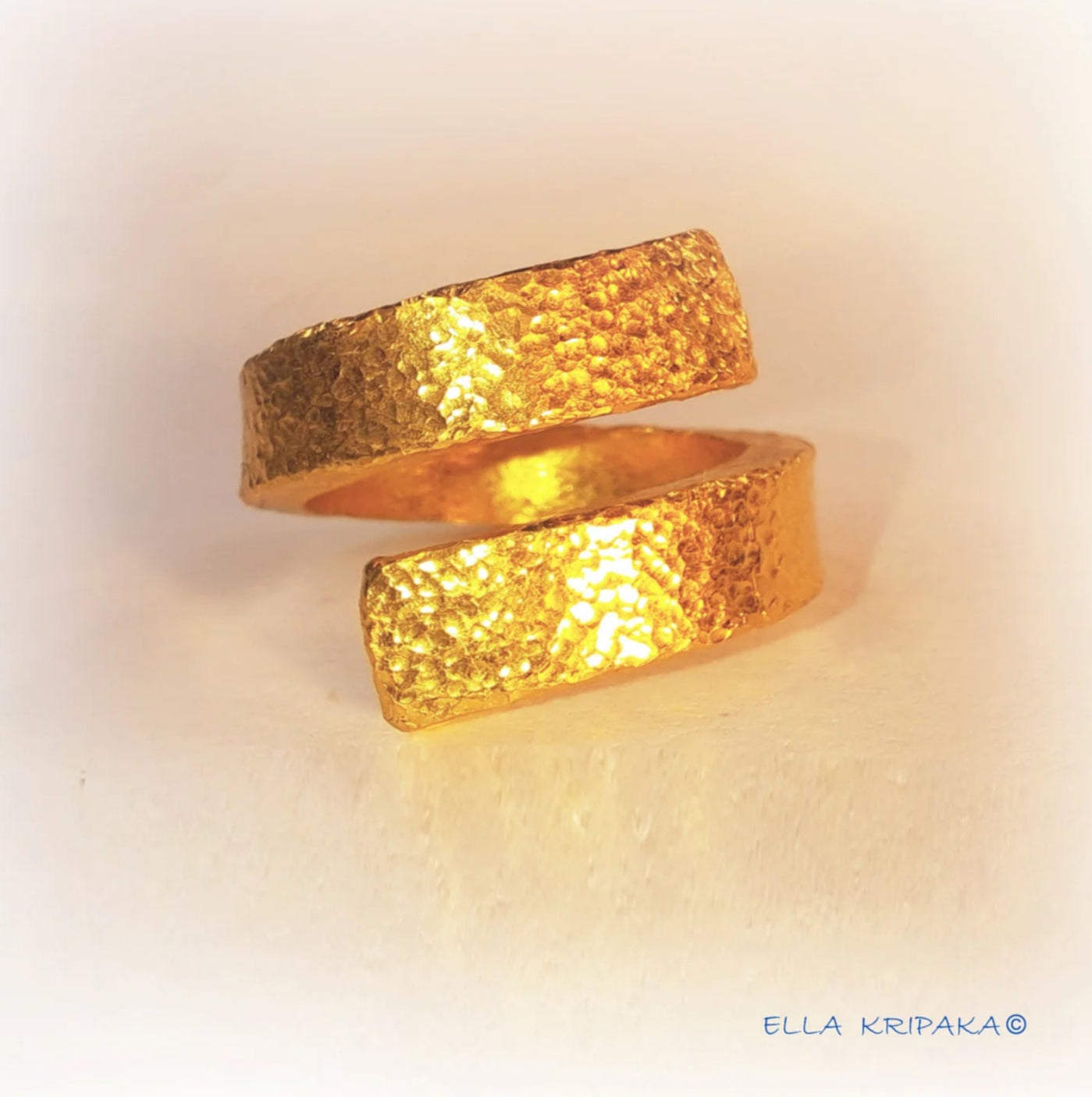 Custom Solid 24k 9999 Gold 30g Twisted Hammered Ring Signet On Front 17mm Thick 2.7mm