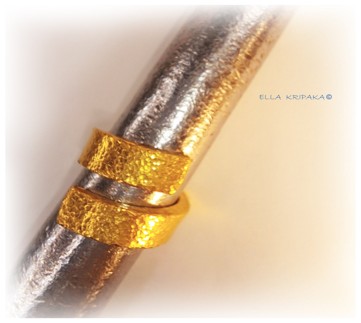 Custom Solid 24k 9999 Gold 30g Twisted Hammered Ring Signet On Front 17mm Thick 2.7mm