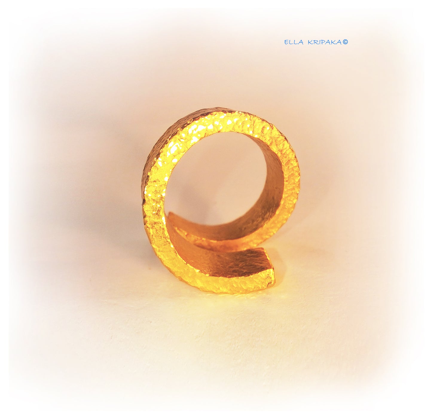 Custom Solid 24k 9999 Gold 30g Twisted Hammered Ring Signet On Front 17mm Thick 2.7mm