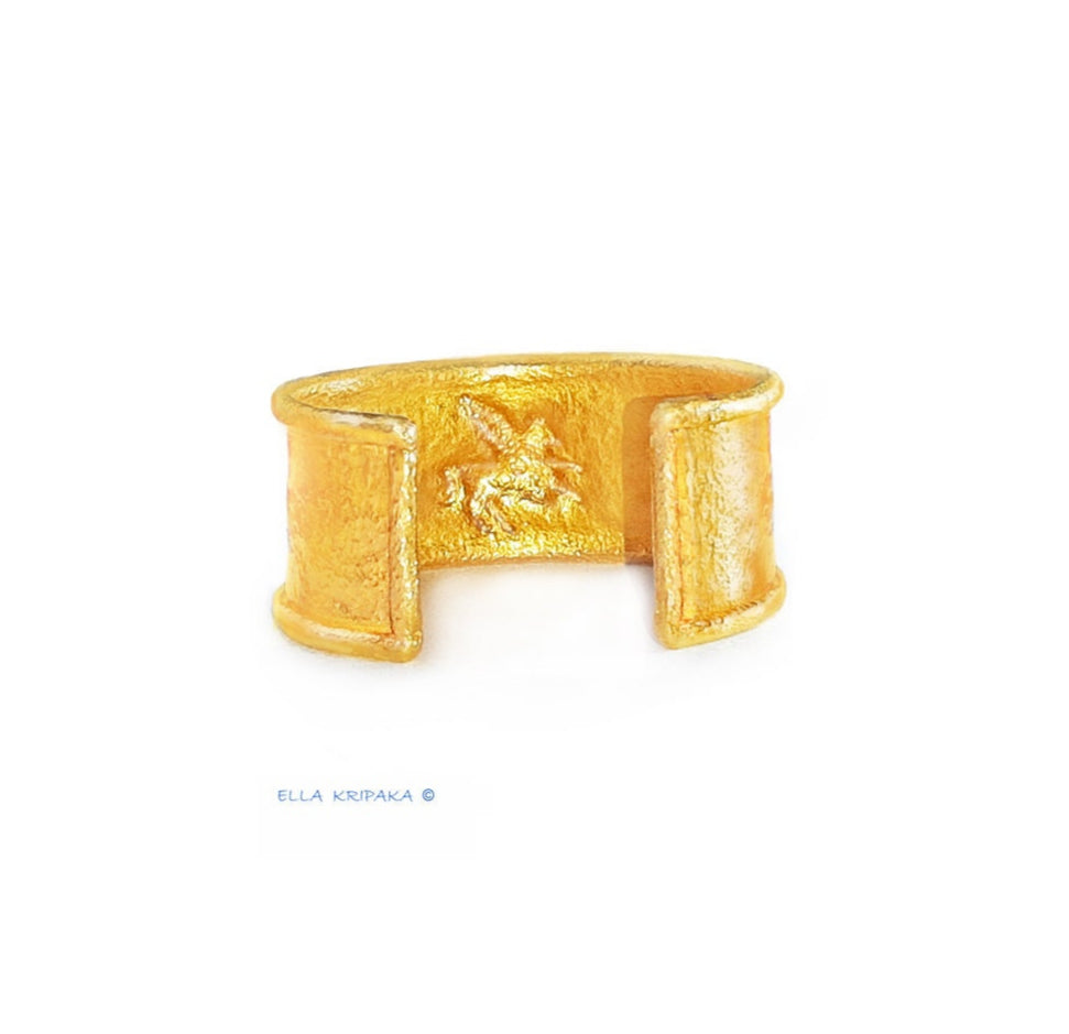 Custom Solid 24k 9999 Gold 100g/6in size Hammered Bracelet Cuff With Pegasus Ancient Rome 30mm Can Be 22k Gold