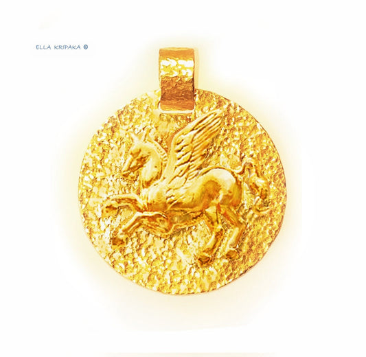 Custom Solid 24k 9999 Gold 9g and 22g, Hammered Disk With Convex Pegasus Ancient Rome, Ancient Greece Pendant Durable, Length 35mm and 56mm