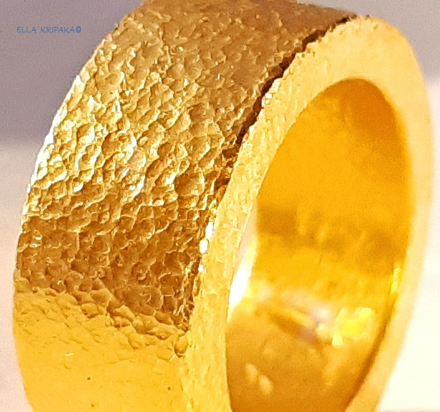 Custom Solid 24k 9999 Gold 37.5g Hammered  Ancient Rome Ring Durable Not Hollow Inside Wide 10mm Thick 2.5mm