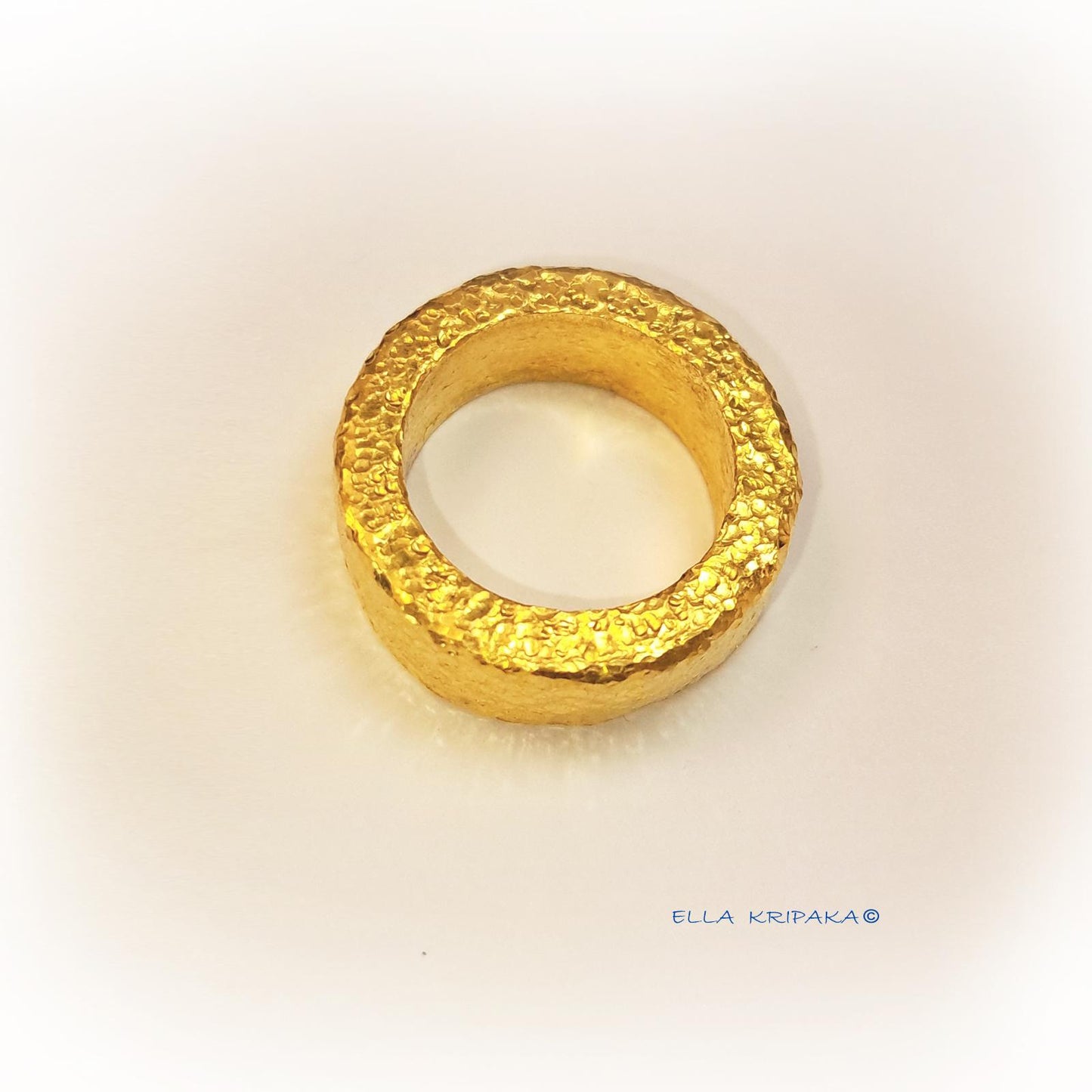 Custom Solid 24k 9999 Gold 15.5g Hammered Ancient Rome Ring Durable Wide 7mm Thick 3.5mm Hollow Inside Discount For 2