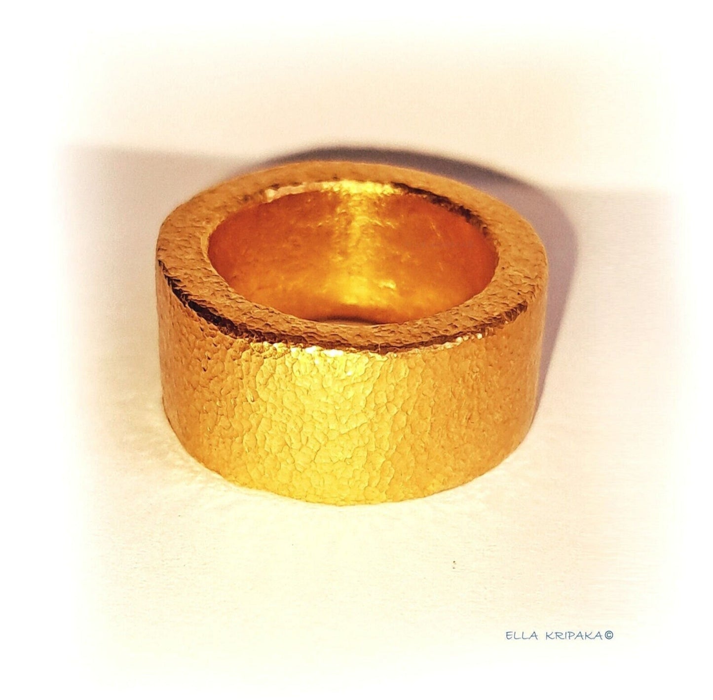 Custom Solid 24k 9999 Gold 37.5g Hammered  Ancient Rome Ring Durable Not Hollow Inside Wide 10mm Thick 2.5mm