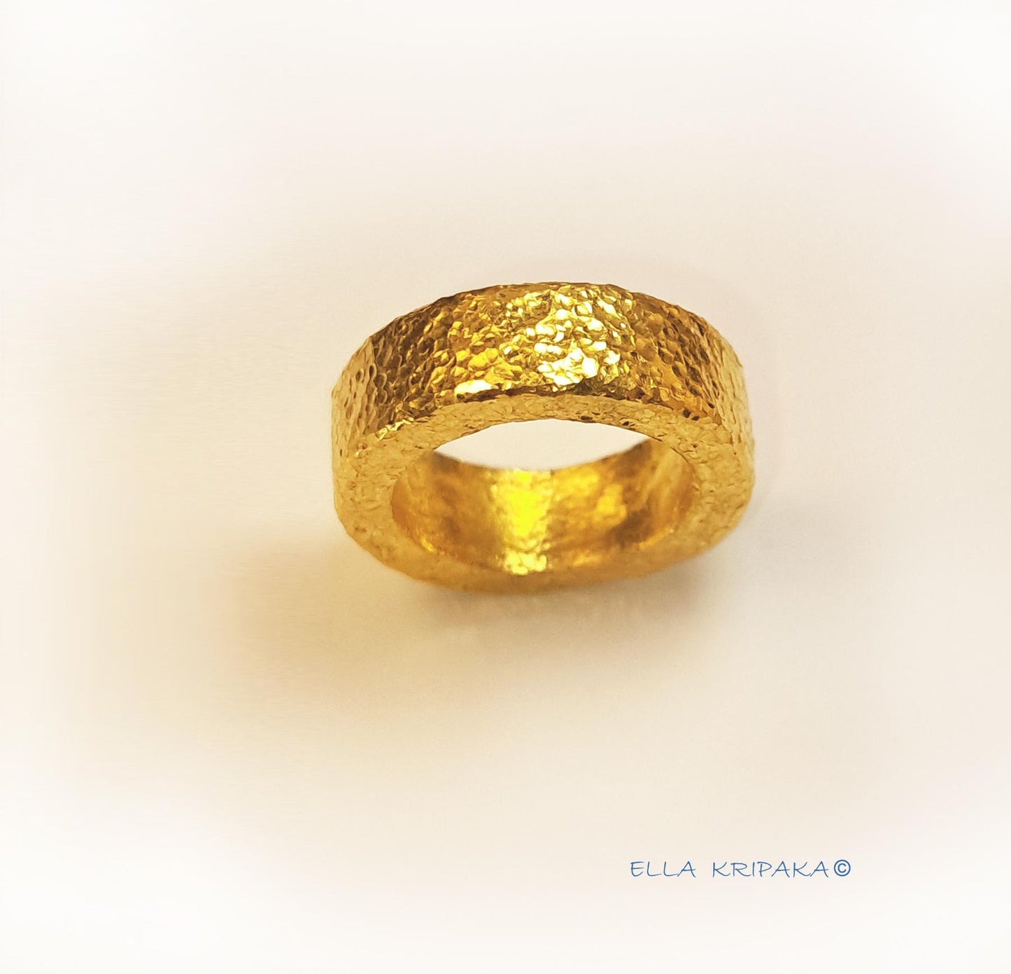 Custom Solid 24k 9999 Gold 15.5g Hammered Ancient Rome Ring Durable Wide 7mm Thick 3.5mm Hollow Inside Discount For 2