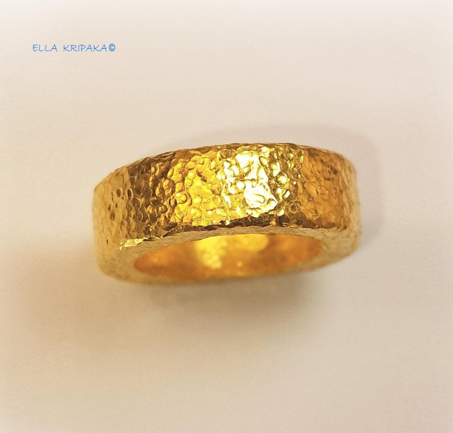 Custom Solid 24k 9999 Gold 15.5g Hammered Ancient Rome Ring Durable Wide 7mm Thick 3.5mm Hollow Inside Discount For 2